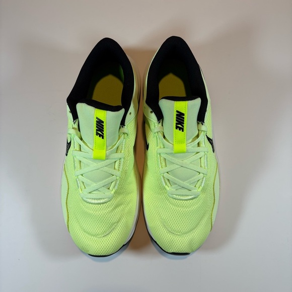 Men’s Nike Legend Essential 3 Next Nature Shoes Size 11 New In Box - Picture 3 of 6